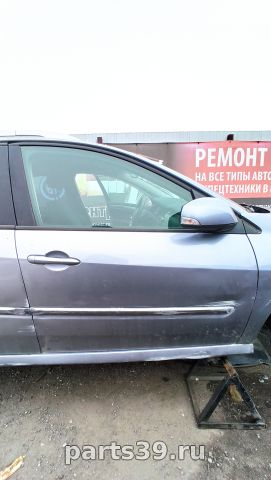 Дверь передняя Прав. на Renault Laguna 3 поколение