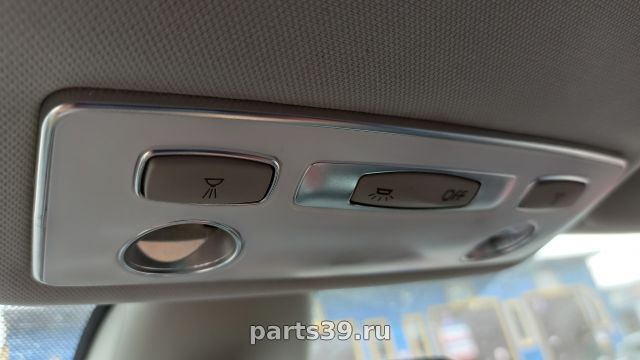 Плафон освещения передних мест на Renault Laguna 3 поколение