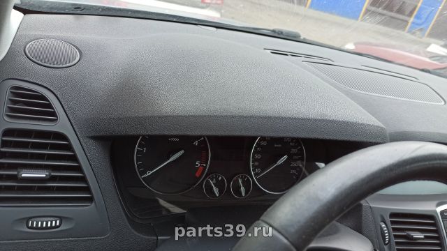 Панель передняя на Renault Laguna 3 поколение