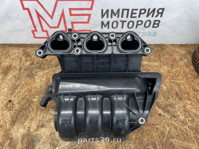 Впускной коллектор на Volkswagen Polo 4 поколение