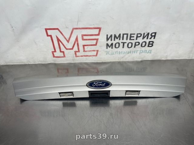 Накладка на дверь багажника на Ford Fiesta 6 поколение