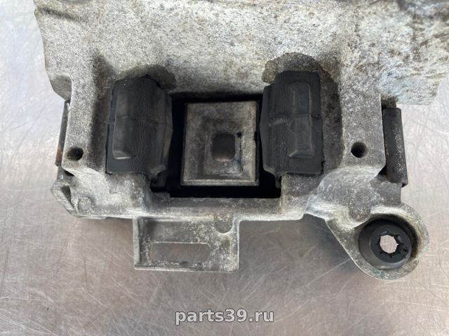 подушка кпп на Renault Megane 2 поколение [рестайлинг]