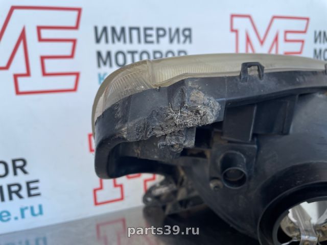 Фара передняя Лев. на Toyota RAV4 2 поколение