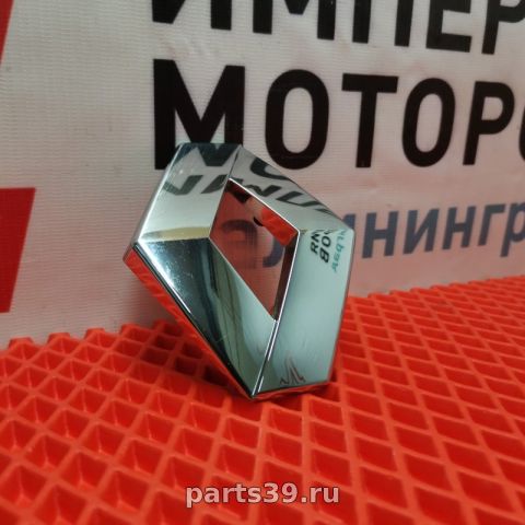 Эмблема крышки багажника на Renault Megane 2 поколение [рестайлинг]