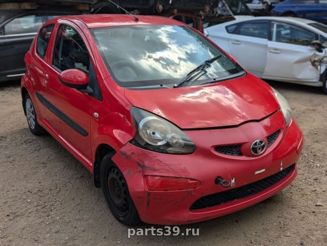 Двигатель с навесным 19000-0Q011 на Toyota Aygo 1 поколение