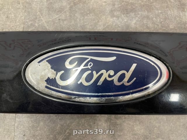 Накладка замка крышки багажника Зад. на Ford Focus 3 поколение