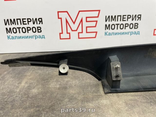 Накладка замка крышки багажника Зад. на Ford Focus 3 поколение