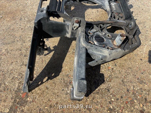 Съемная панель радиаторов (телевизор) на Audi A6 4B/C5
