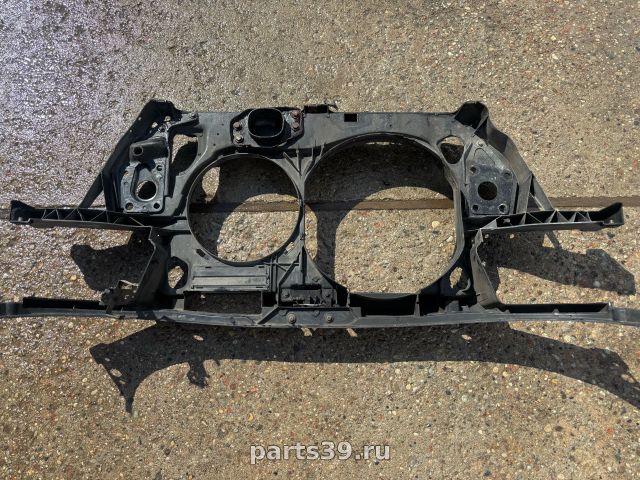 Съемная панель радиаторов (телевизор) на Audi A6 4B/C5