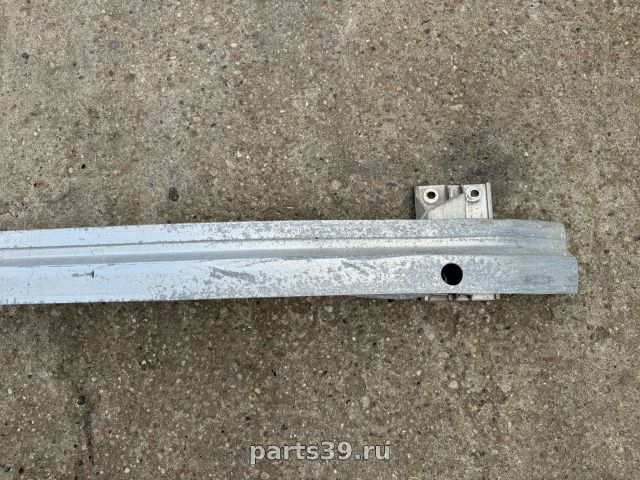Брус заднего бампера на Audi TT 8N