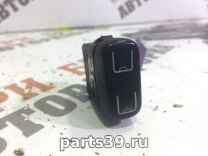Кнопка включения плафона  на Mercedes-Benz Vito W638