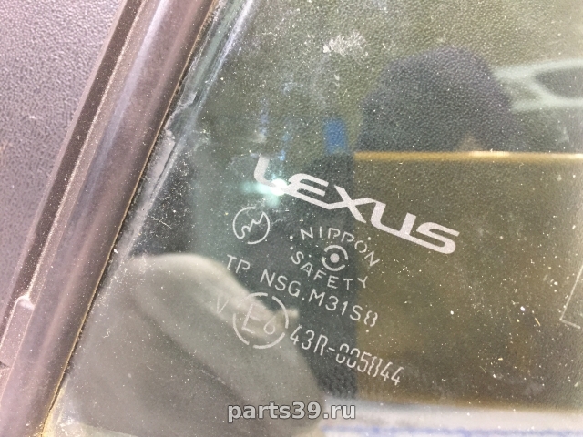 форточка задняя левая на Lexus IS XE20