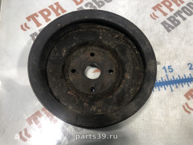 Шкив помпы на Mitsubishi Pajero 3 поколение