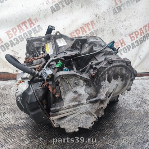 Коробка передач автоматическая АКПП 30713894 на Volvo XC90 1 поколение