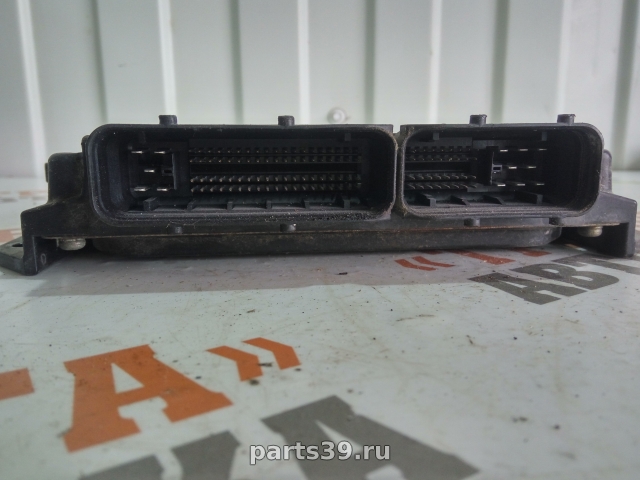 Блок управления двигателя ECU на Nissan Navara D40