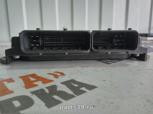 Блок управления двигателя ECU на Nissan Navara D40