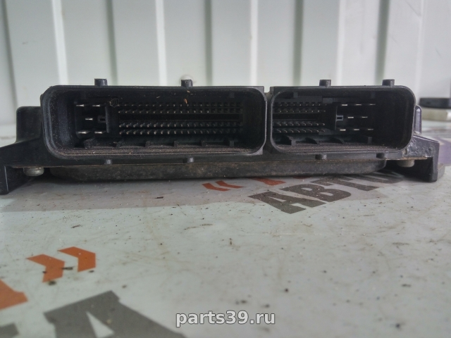 Блок управления двигателя ECU на Nissan Navara D40