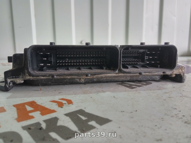 Блок управления двигателя ECU на Nissan Navara D40