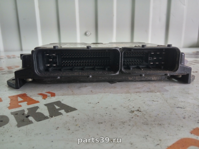 Блок управления двигателя ECU на Nissan Navara D40