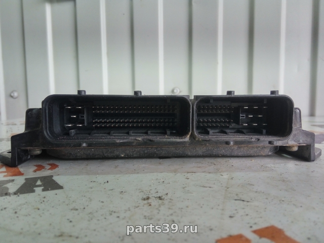 Блок управления двигателя ECU на Nissan Navara D40