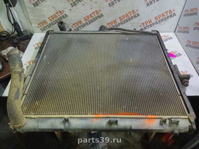 Радиатор охлаждающей жидкости на Nissan Navara D40