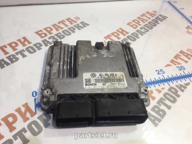 Блок управления двигателя ECU на Volkswagen Passat B6